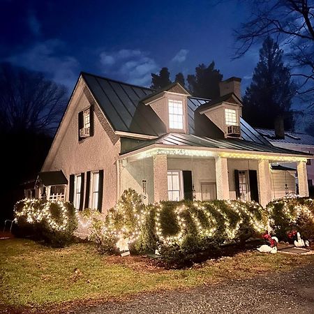 Across The Inn Entire Colonial House With Lovely Porch & Extremely Fast Wi-Fi Washington Exteriér fotografie